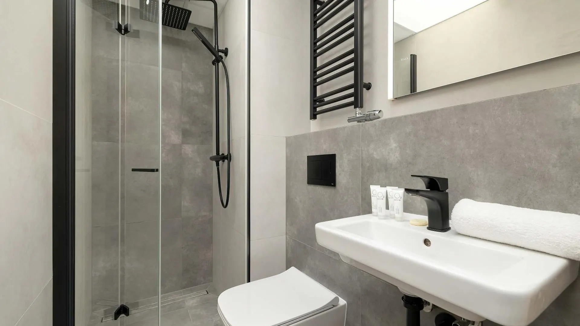 Spacious Studio For 2 People By Noclegi Renters Krakow Poland